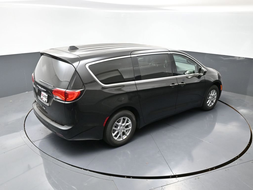 New 2026 Chrysler Voyager LX image 28