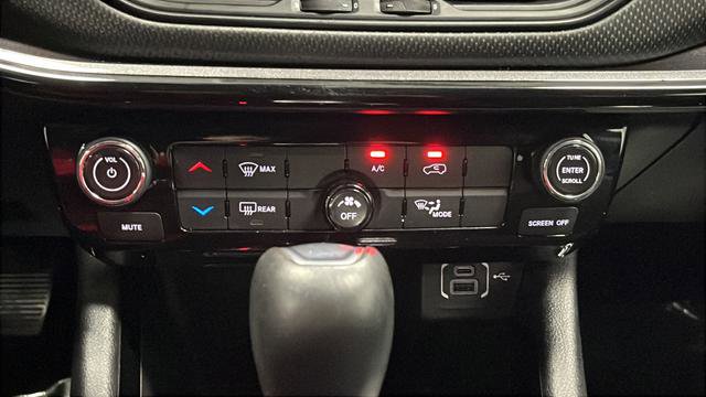 Used 2022 Jeep Compass Altitude w/ Sun and Sound Group AWD/4WD image 18