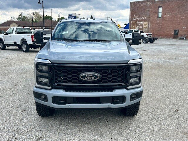 New 2026 Ford F250 4x4 Crew Cab Super Duty image 4