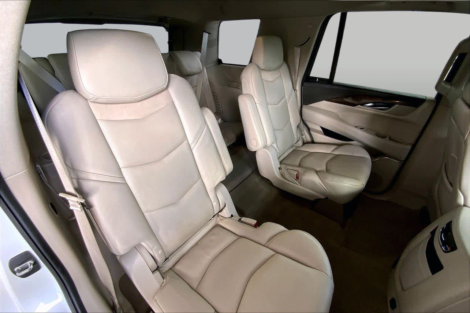 Used 2018 Cadillac Escalade Luxury AWD/4WD image 20