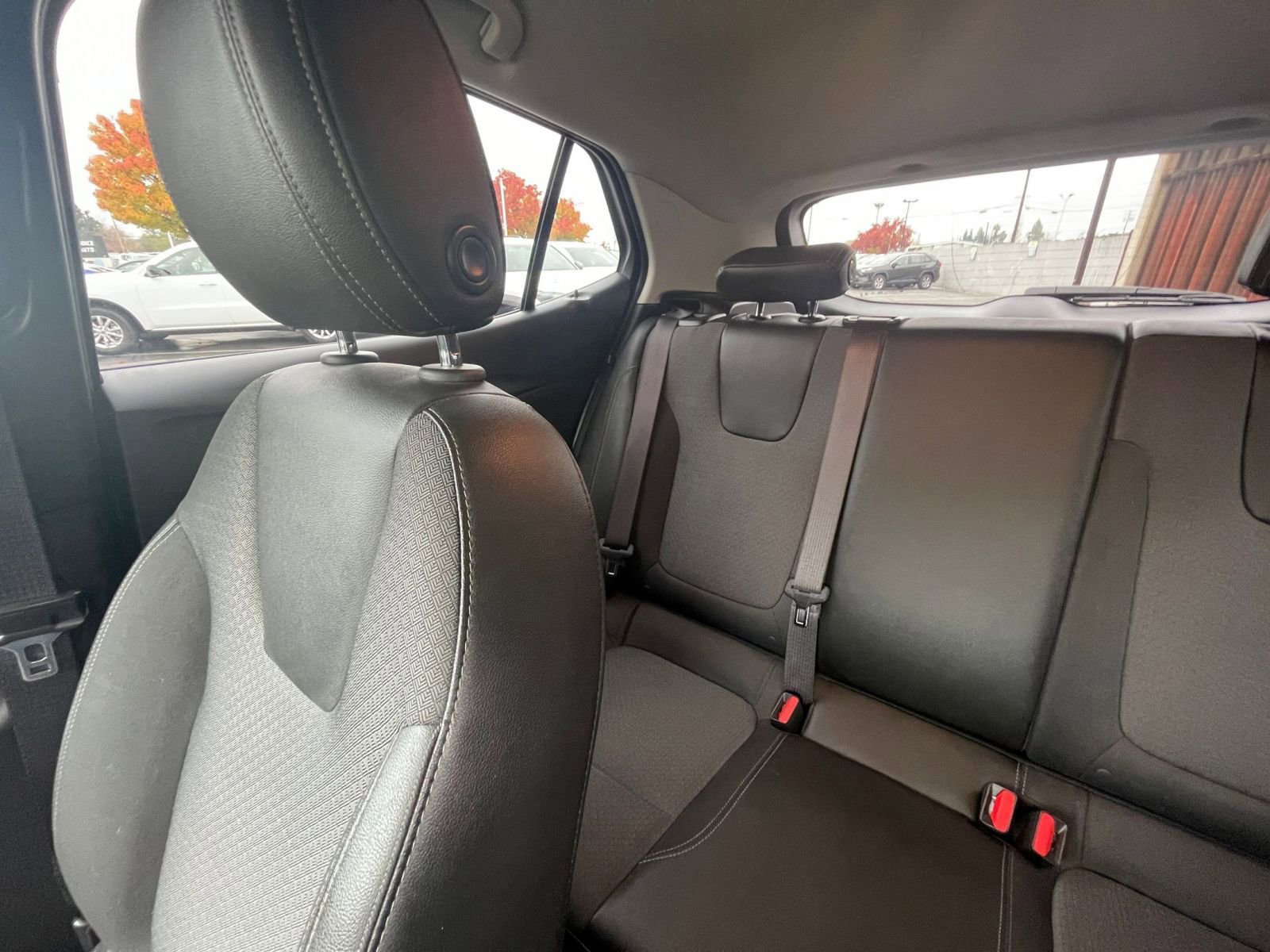 Used 2025 Buick Encore GX Preferred image 38