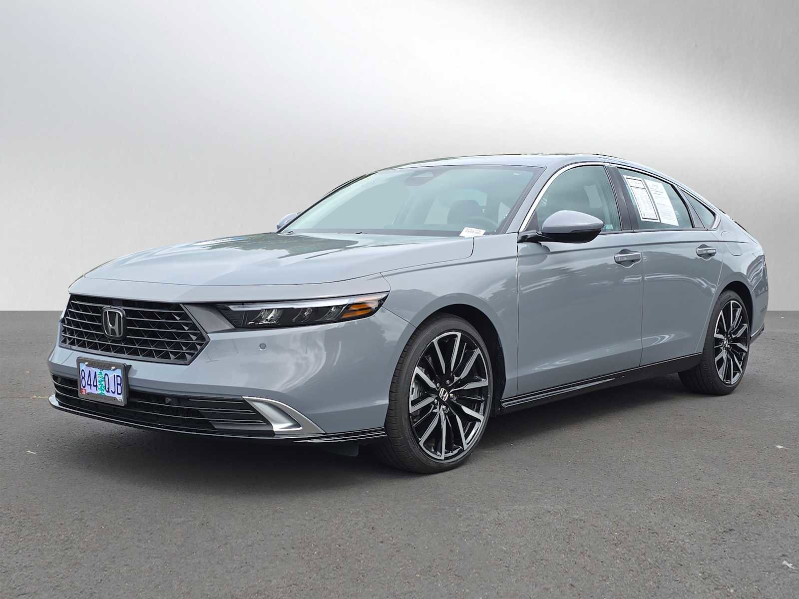 Used 2024 Honda Accord Touring image 7