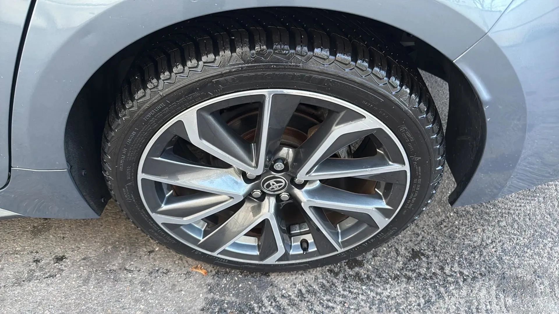 Used 2021 Toyota Corolla XSE image 9