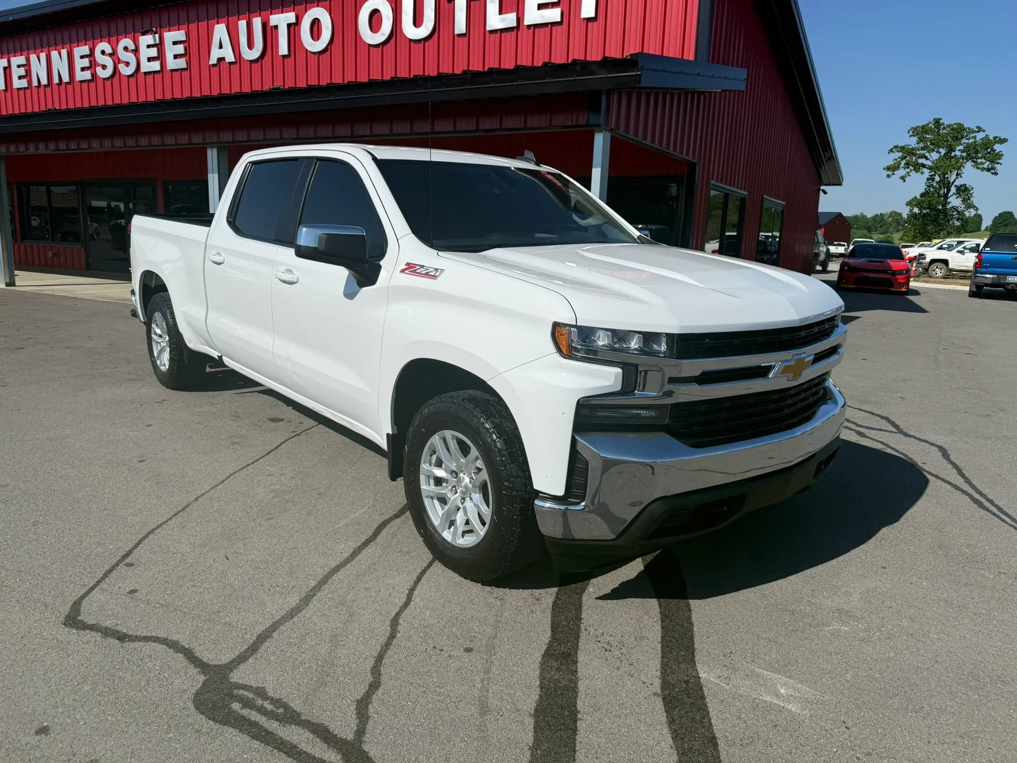 Used 2020 Chevrolet Silverado 1500 LT w/ Z71 Off-Road Package AWD/4WD image 1
