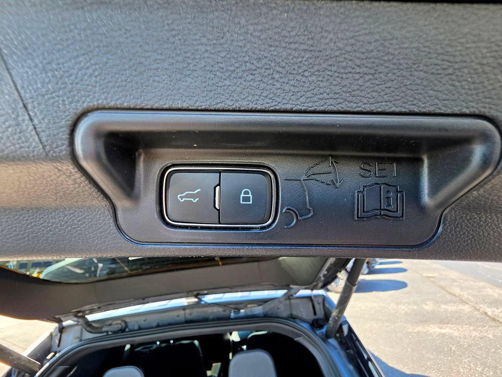 Used 2025 Ford Explorer ST-Line AWD/4WD image 12