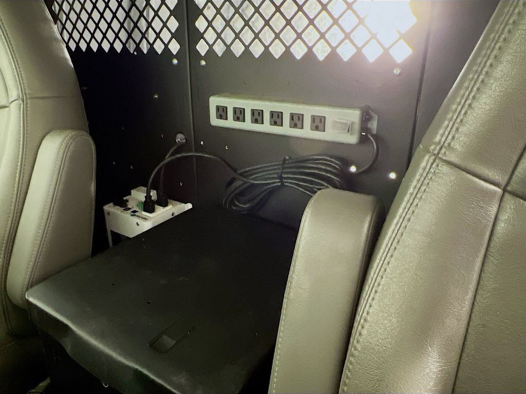 Used 2022 Chevrolet Express 2500 RWD image 33