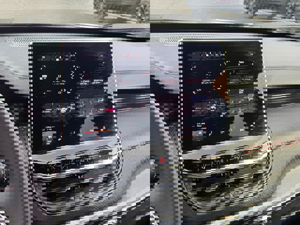 Used 2025 Jeep Compass Trailhawk image 25