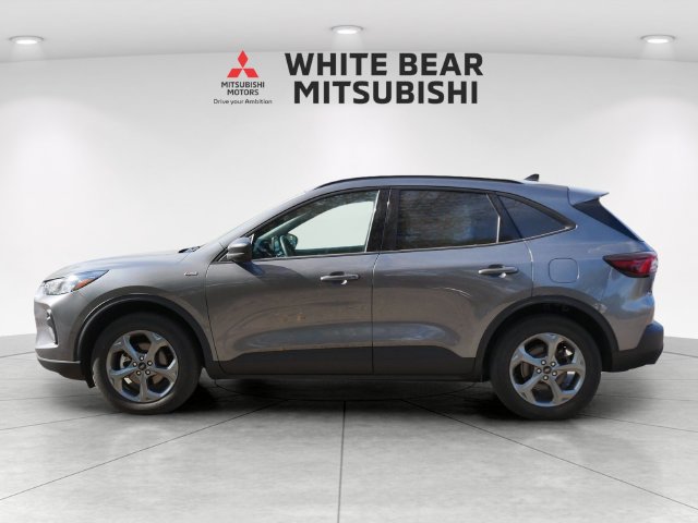 Used 2025 Ford Escape ST-Line AWD/4WD image 3