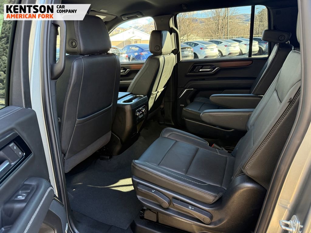 Used 2025 GMC Yukon XL Denali image 35