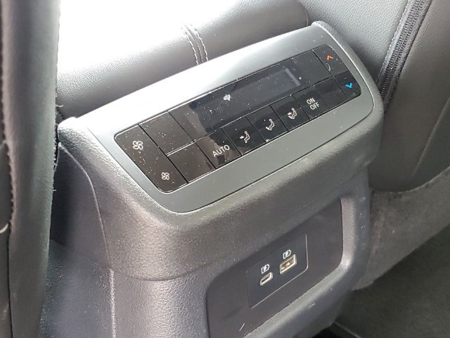 Used 2025 Nissan Pathfinder SL AWD/4WD image 30