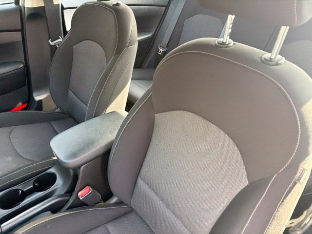Used 2023 Kia Forte LXS w/ LXS Technology Package FWD image 12