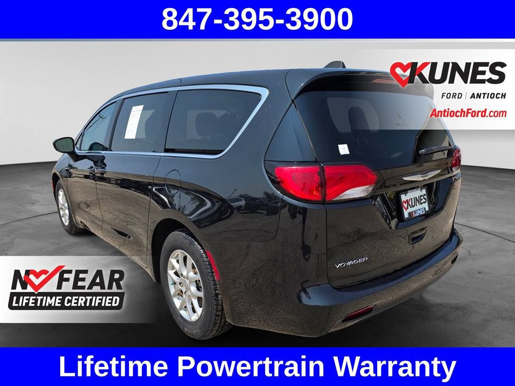 Used 2023 Chrysler Voyager LX FWD image 8