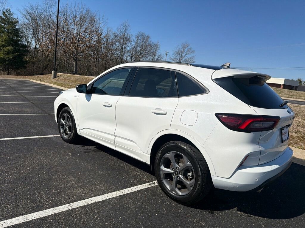 Used 2024 Ford Escape ST-Line w/ Tech Pack #1 image 6