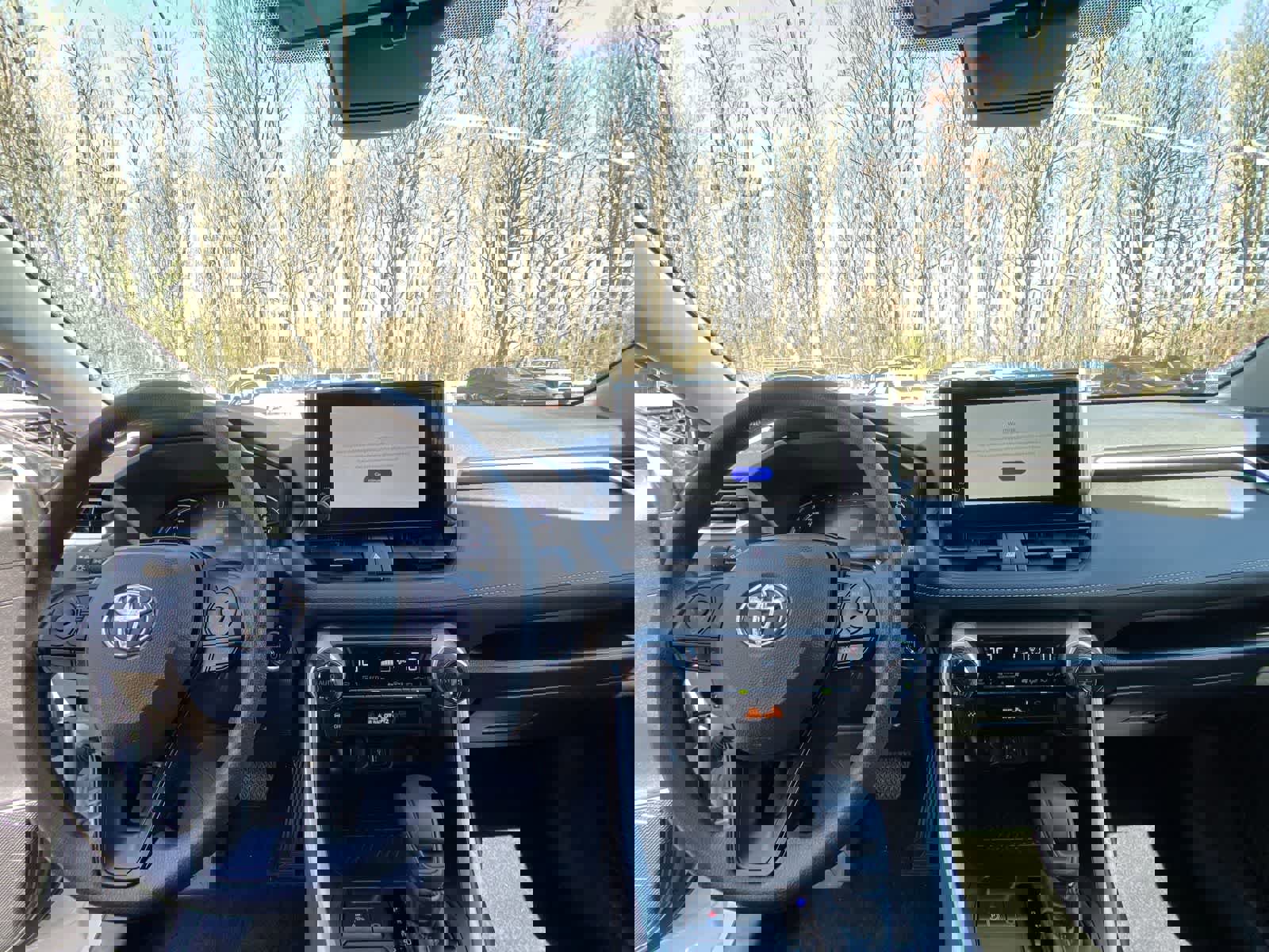 Used 2025 Toyota RAV4 XLE image 21