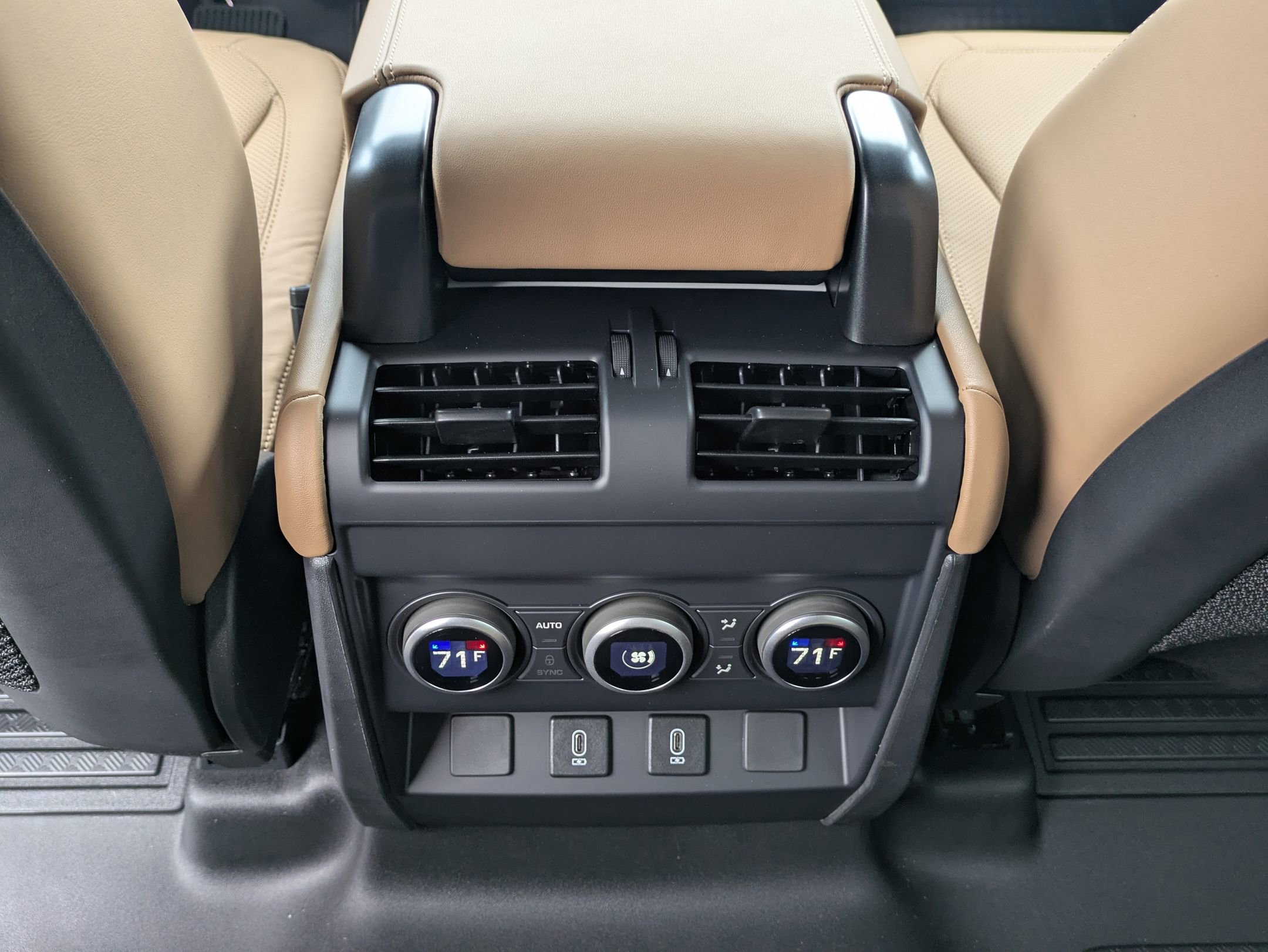 New 2026 Land Rover Defender 110 X-Dynamic SE image 24