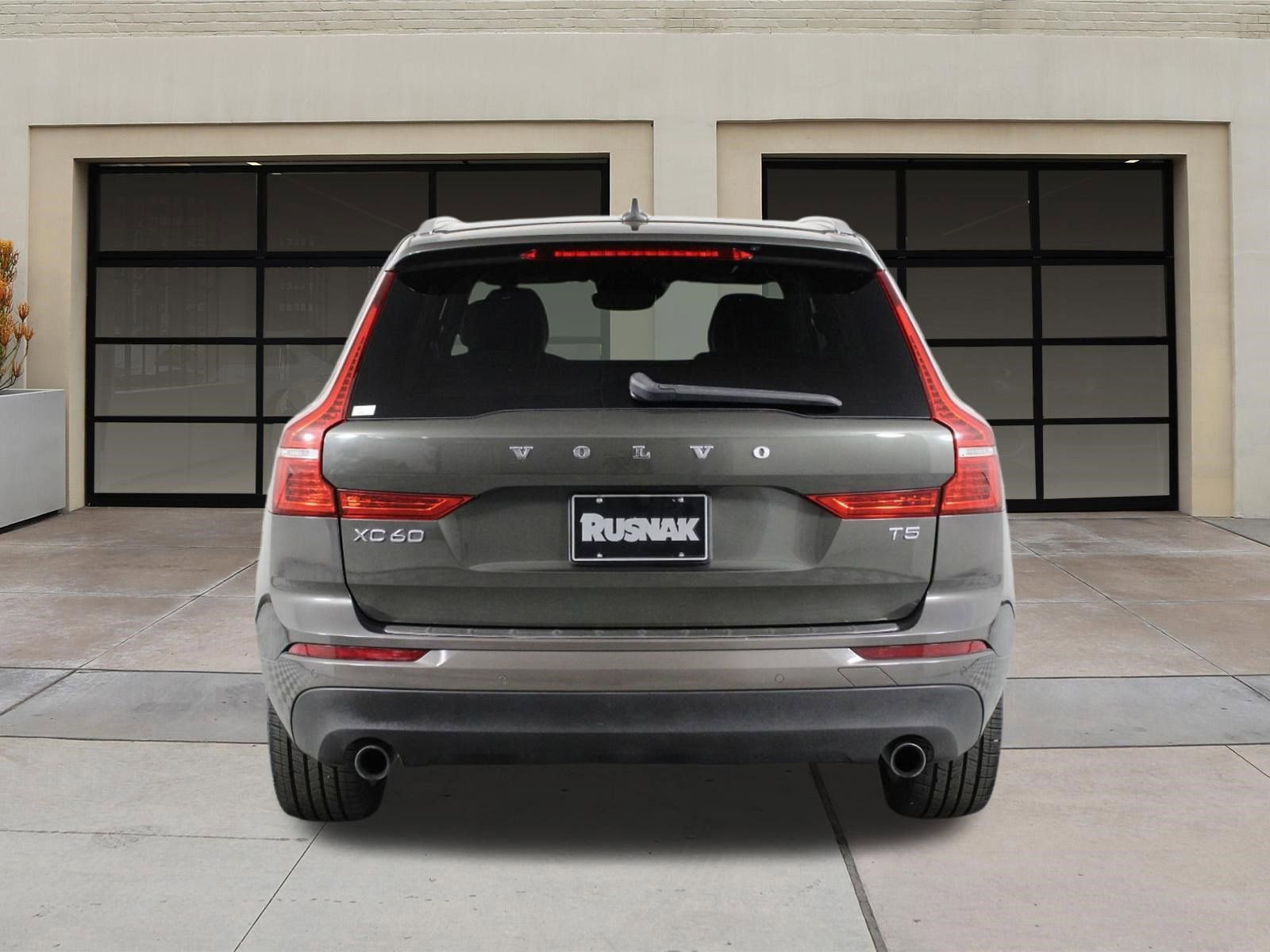 Used 2020 Volvo XC60 T5 Momentum w/ Protection Package Premier image 5