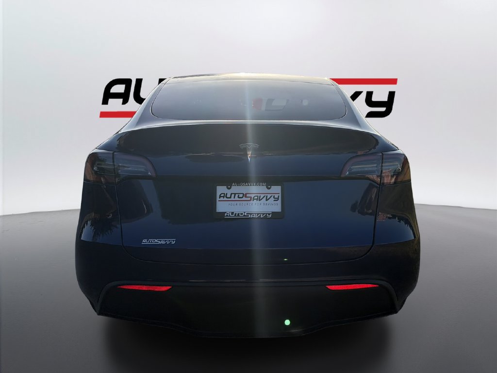 Used 2025 Tesla Model Y Long Range RWD image 6