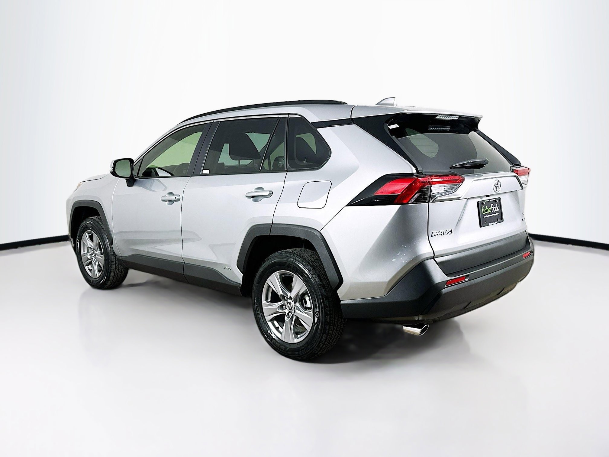 Used 2025 Toyota RAV4 XLE image 5