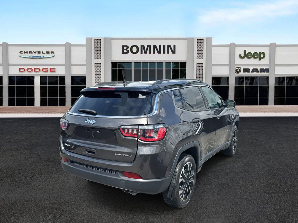 Used 2022 Jeep Compass Limited image 3