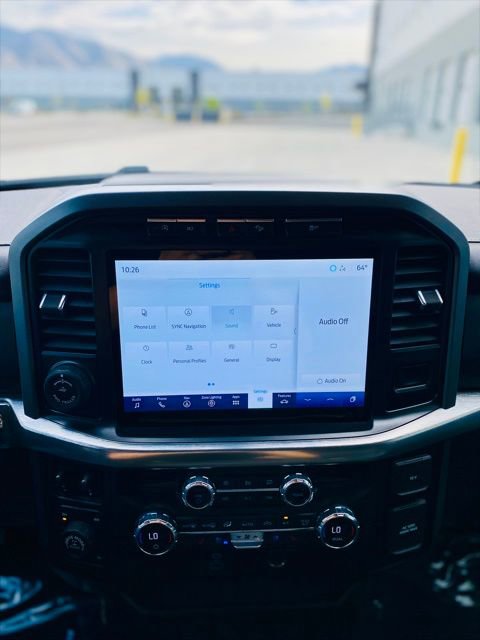 Used 2021 Ford F150 Lariat w/ Max Trailer Tow Package image 17