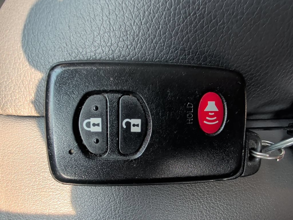 Used 2014 Toyota Prius V Five FWD image 16