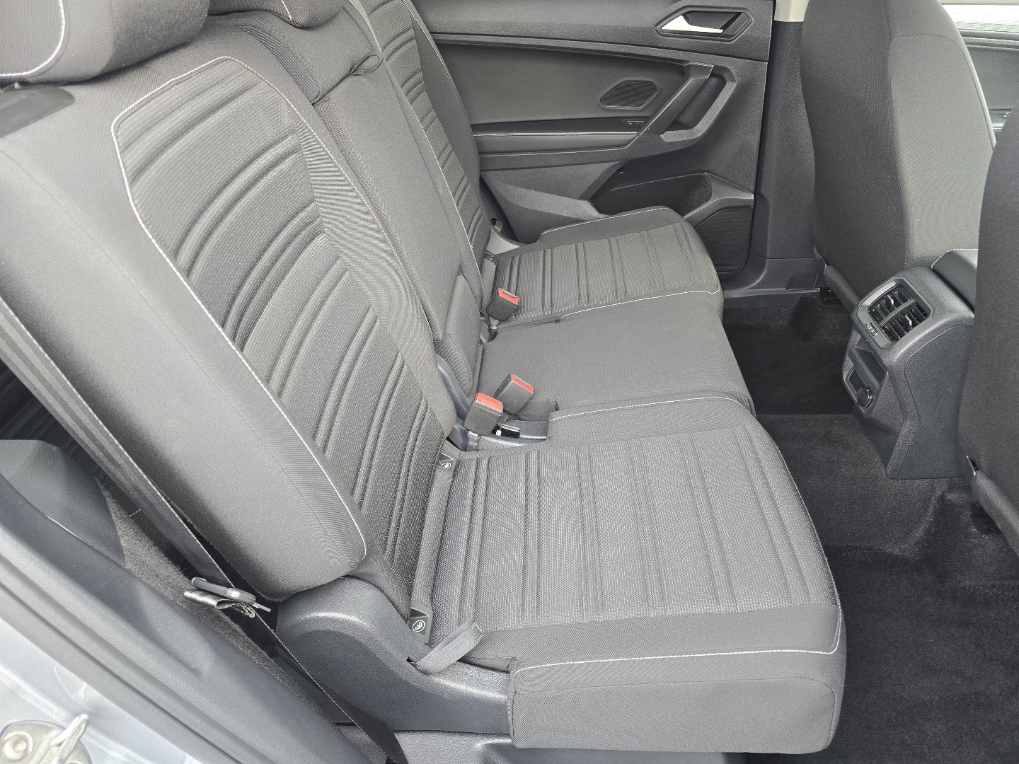 Used 2024 Volkswagen Tiguan S image 22