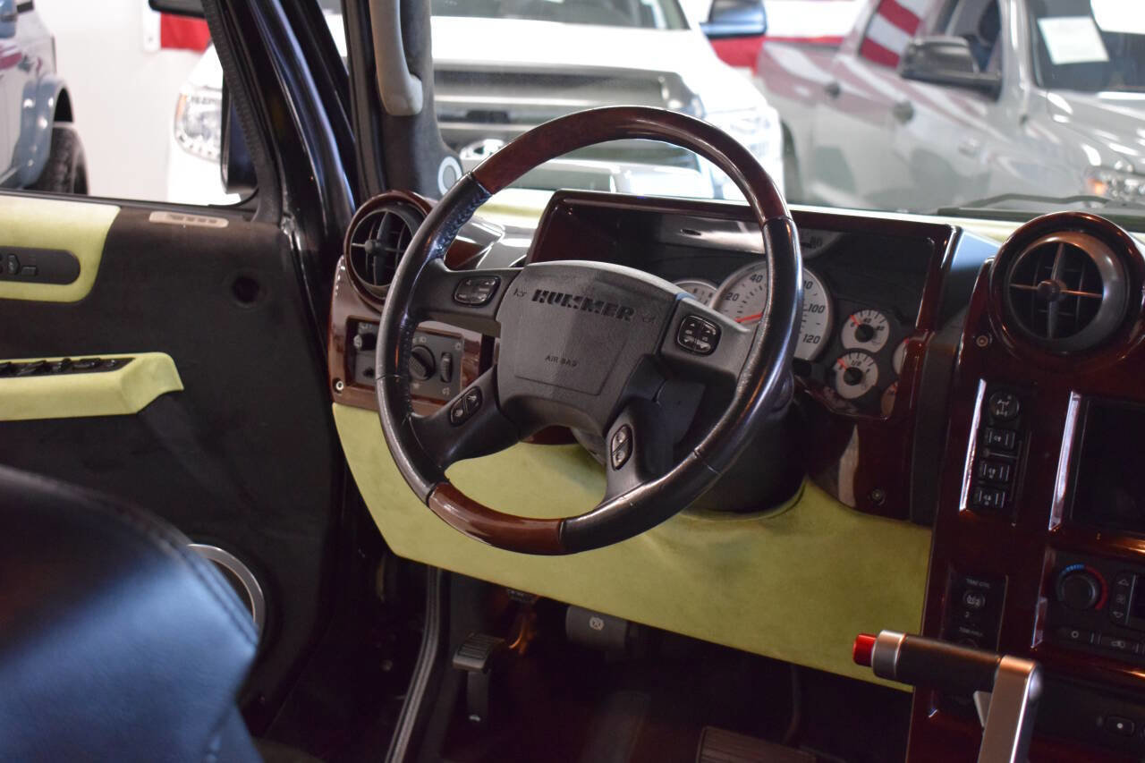 Used 2003 HUMMER H2 w/ Preferred Equipment Group image 54