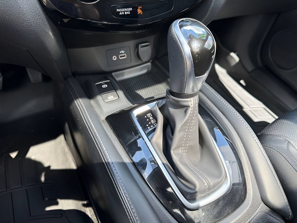 Used 2019 Nissan Rogue SL w/ Premium Package AWD/4WD image 17