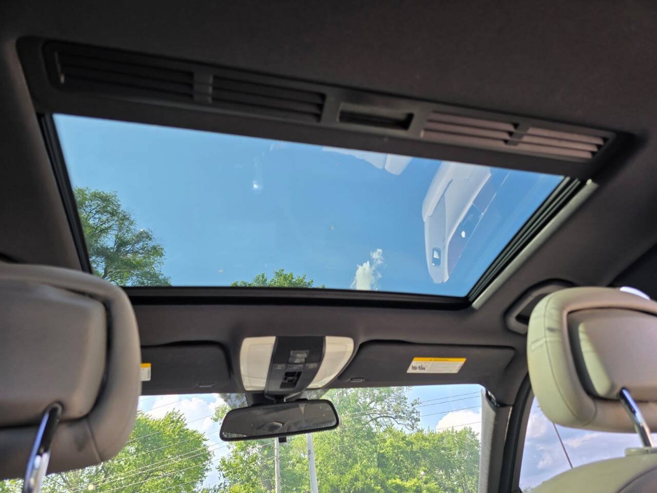 Used 2011 Mercedes-Benz C 300 Sedan image 9