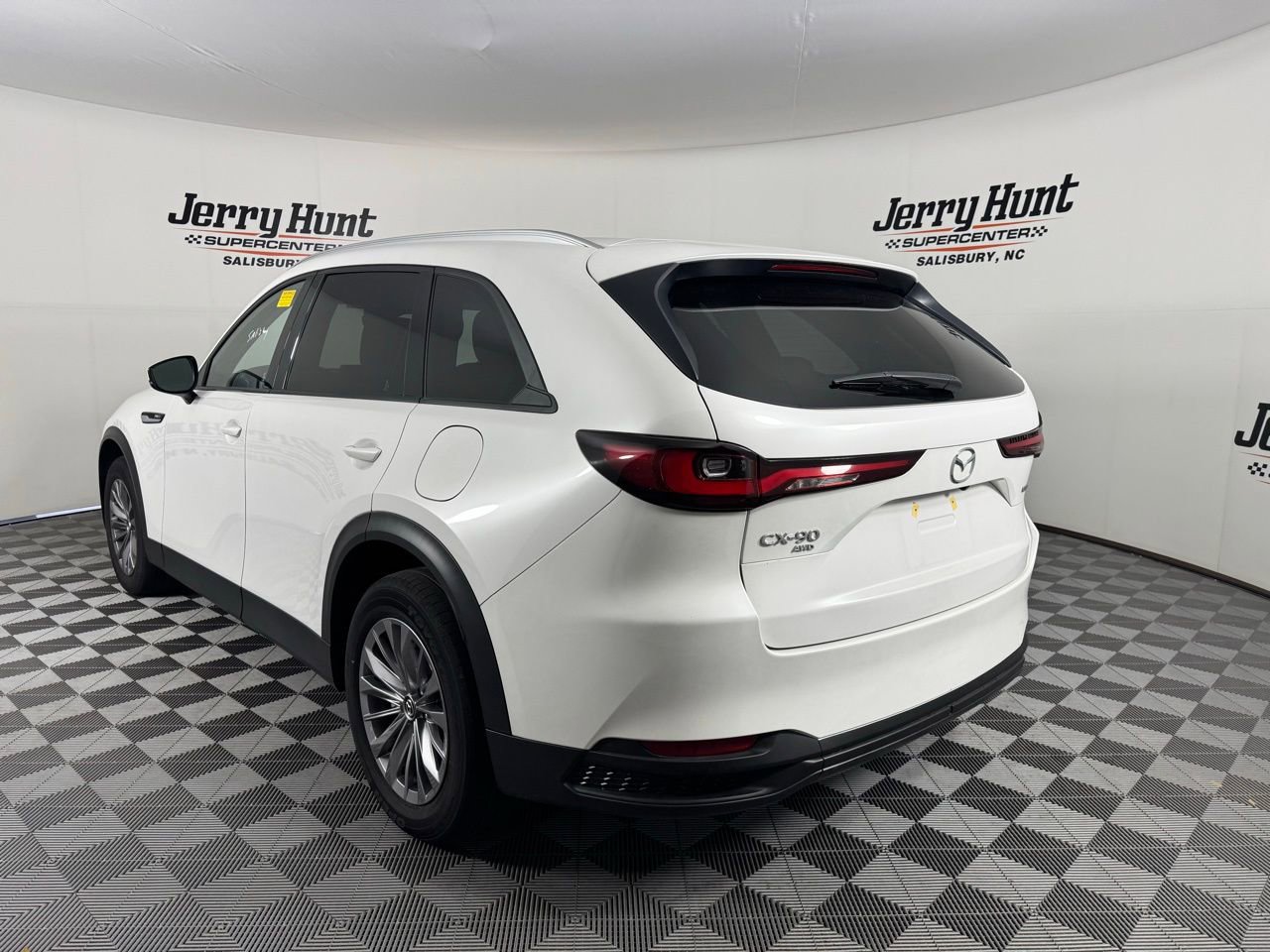 Used 2024 MAZDA CX-90 Plug-In Hybrid w/ Preferred AWD/4WD image 5