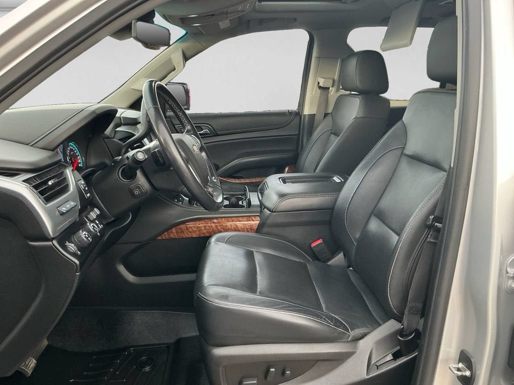 Used 2020 Chevrolet Tahoe Premier w/ Premier 6.2L Value Package AWD/4WD image 10