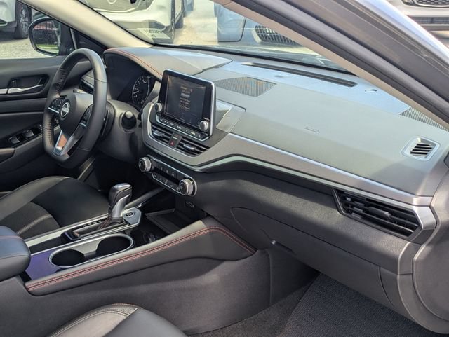 Used 2024 Nissan Altima 2.5 SR FWD image 30