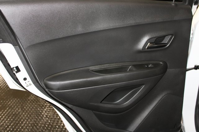 Used 2021 Chevrolet Trax LS w/ Tint and Cruise Package image 27