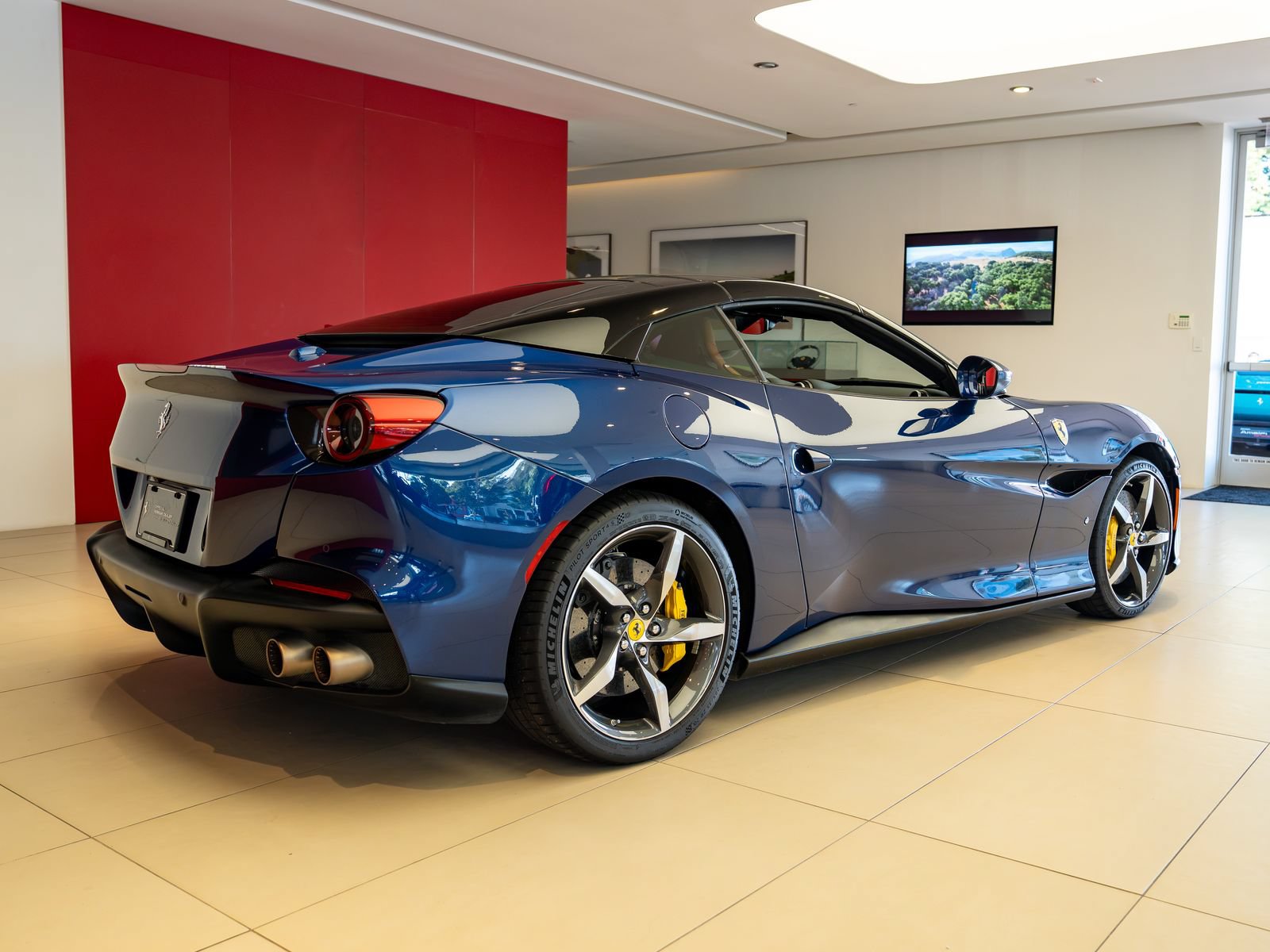 Certified 2023 Ferrari Portofino M RWD image 33