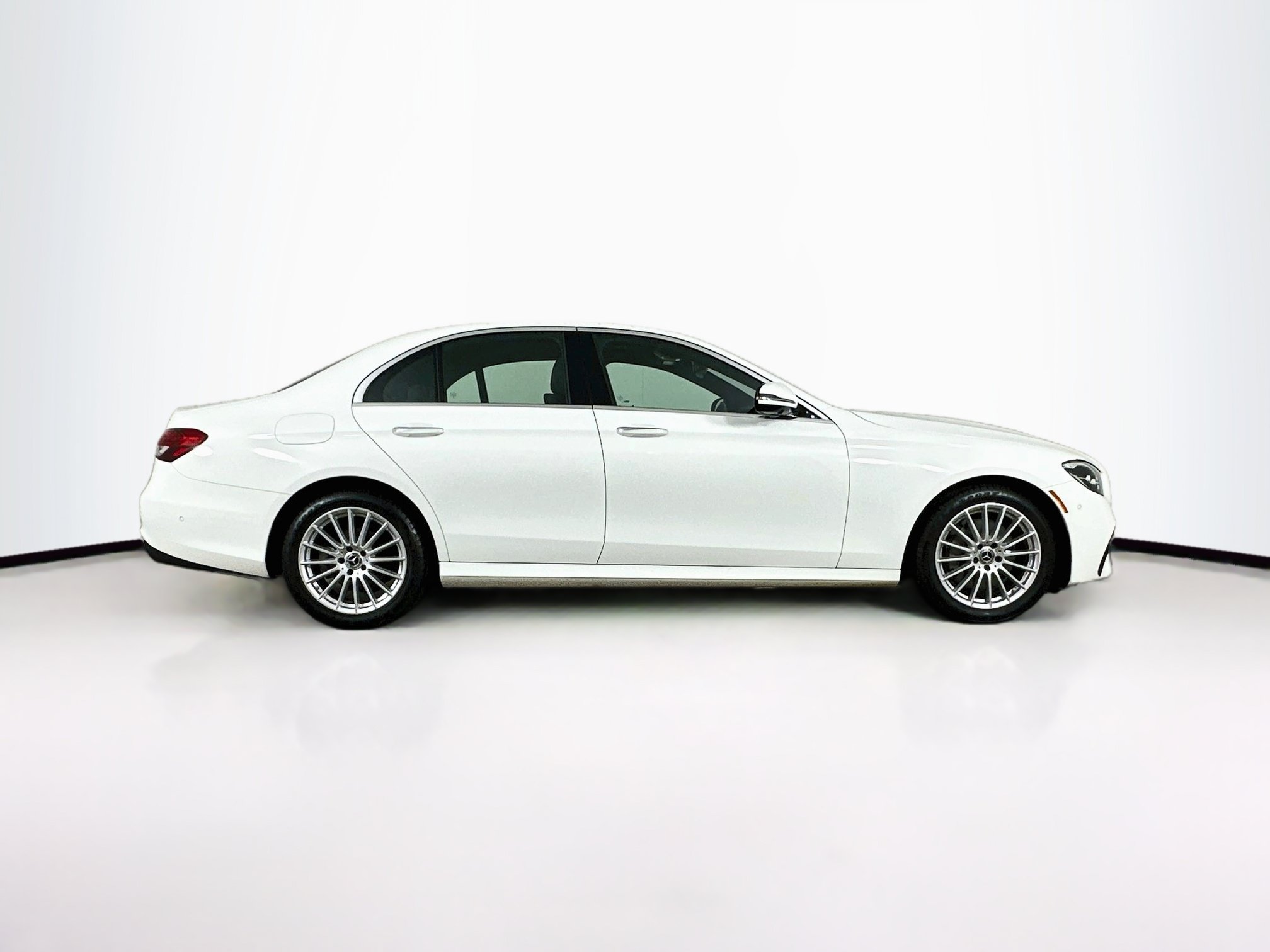 Used 2023 Mercedes-Benz E 350 4MATIC Sedan image 10