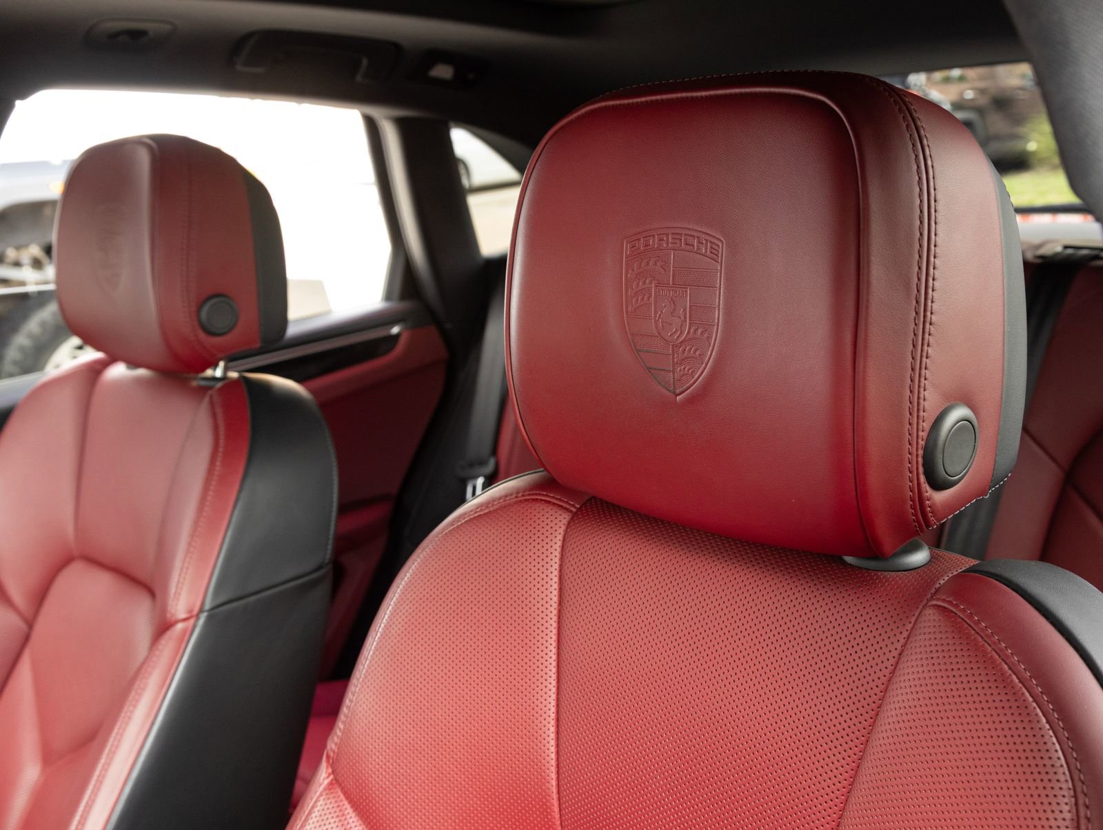 Certified 2023 Porsche Macan S AWD/4WD image 21