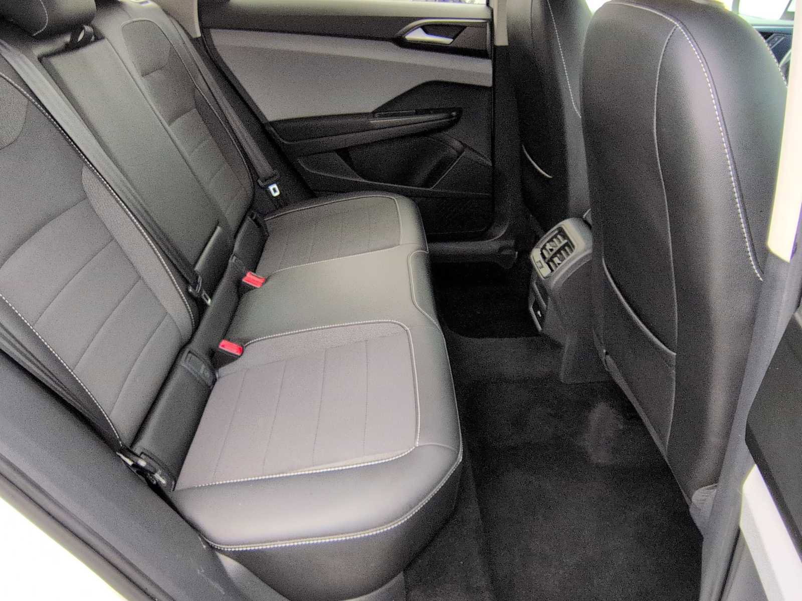 Used 2022 Volkswagen Taos SE image 21