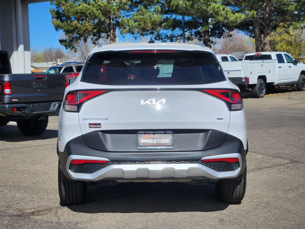 Used 2025 Kia Sportage EX image 12