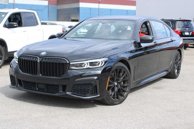 Used 2022 BMW 750i xDrive w/ M Sport Package AWD/4WD image 11