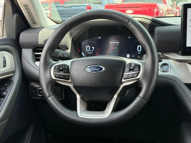 Used 2025 Ford Explorer Active w/ Active Comfort Package AWD/4WD image 7