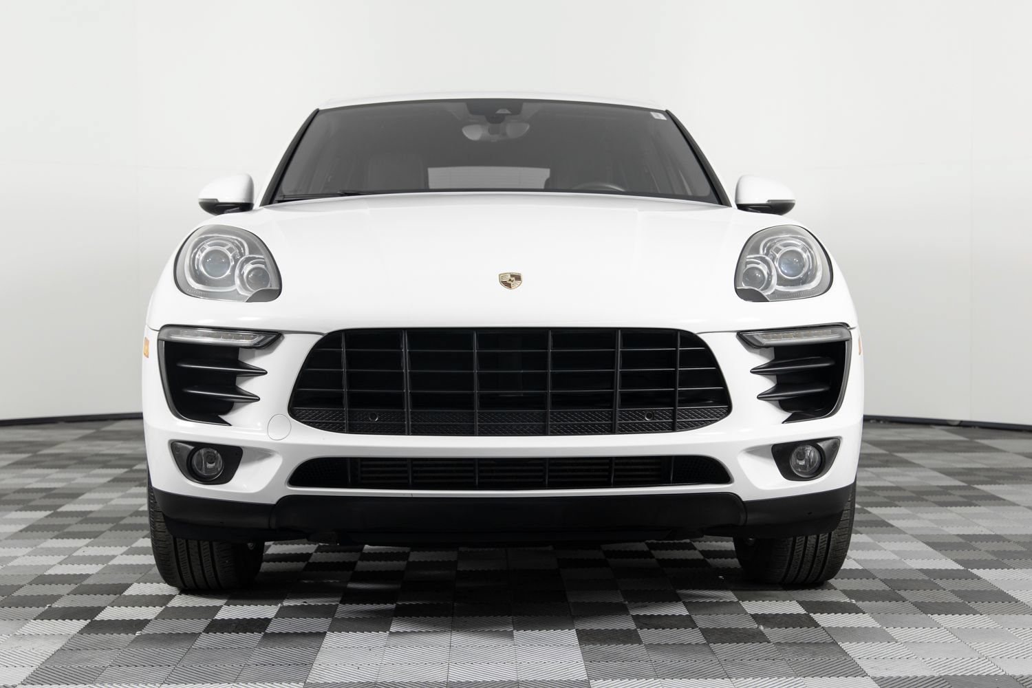 Used 2018 Porsche Macan AWD/4WD image 12
