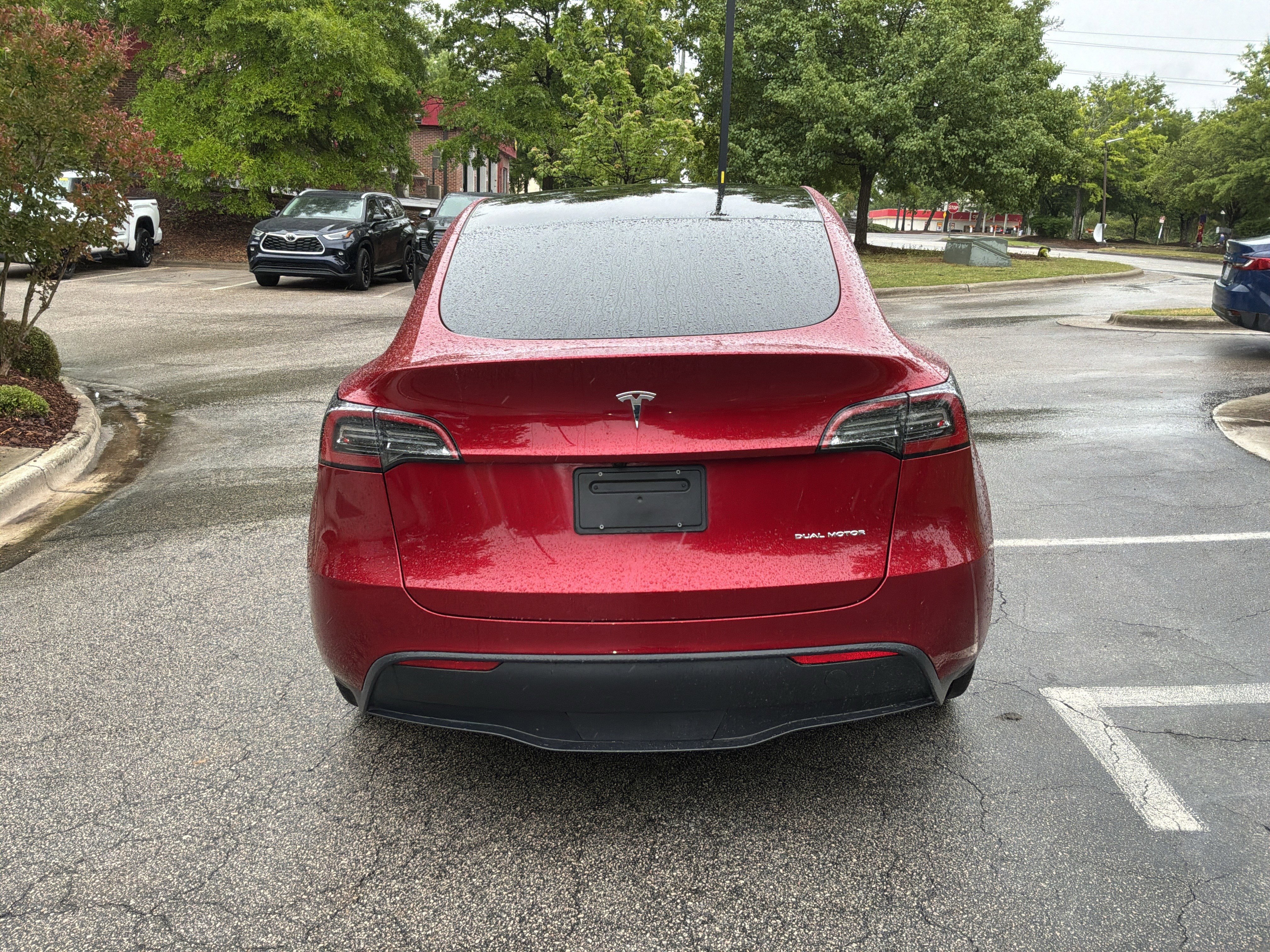 Used 2024 Tesla Model Y Long Range AWD/4WD image 9