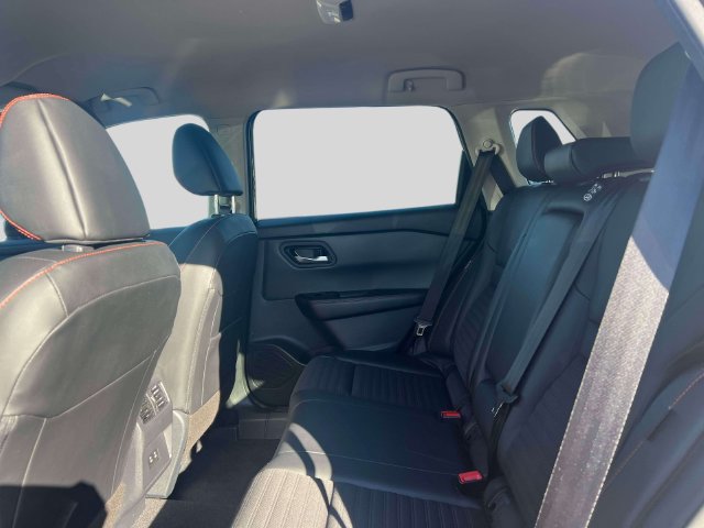Certified 2026 Nissan Rogue SV AWD/4WD image 11