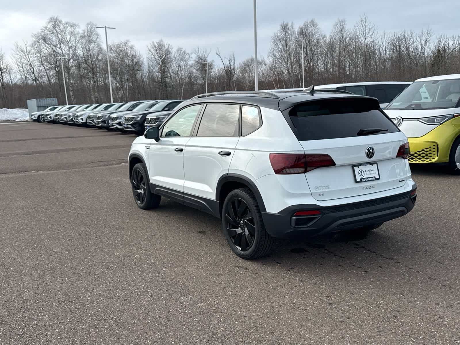 Certified 2024 Volkswagen Taos SE image 47