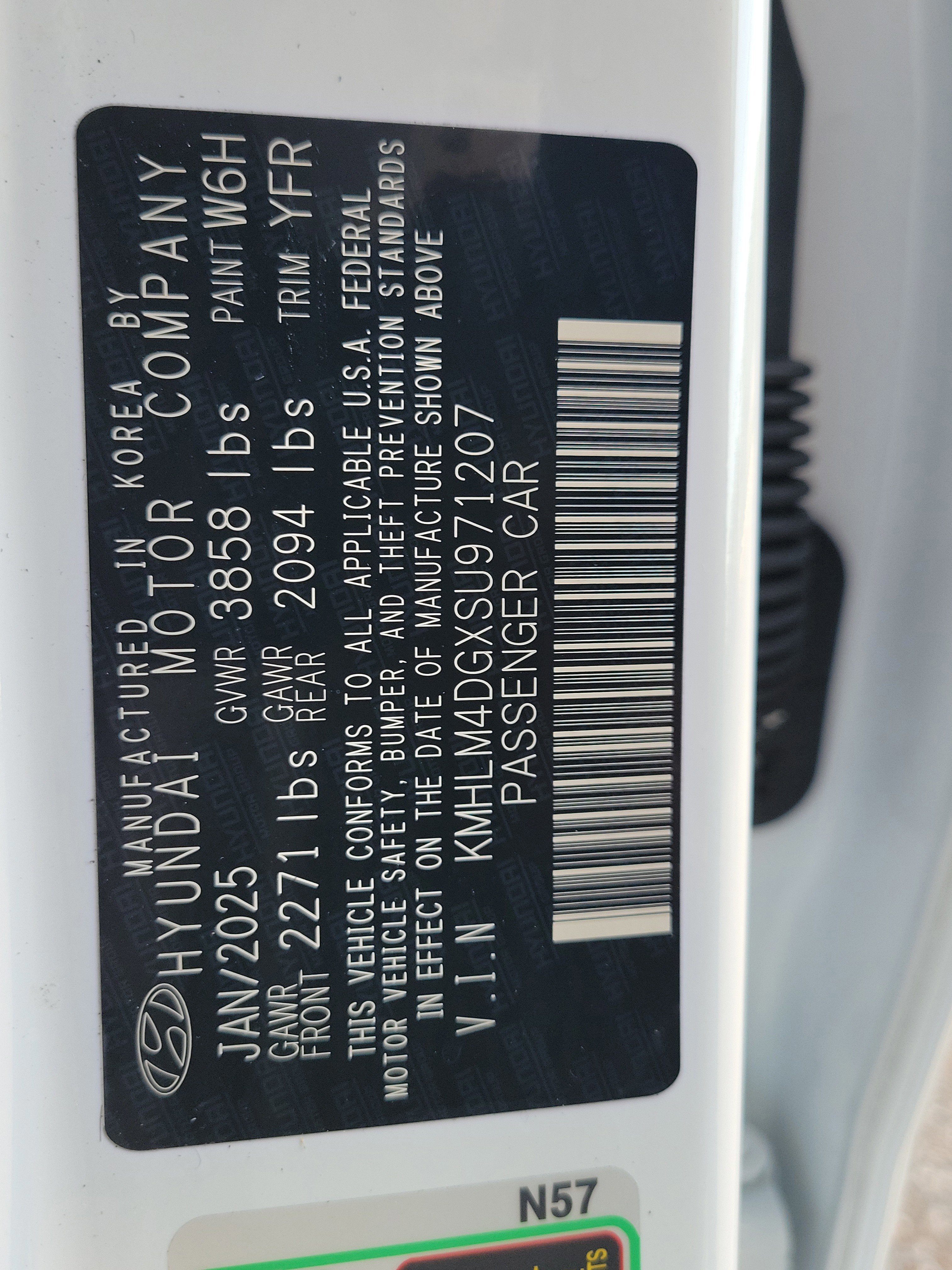 Certified 2025 Hyundai Elantra Sport image 31