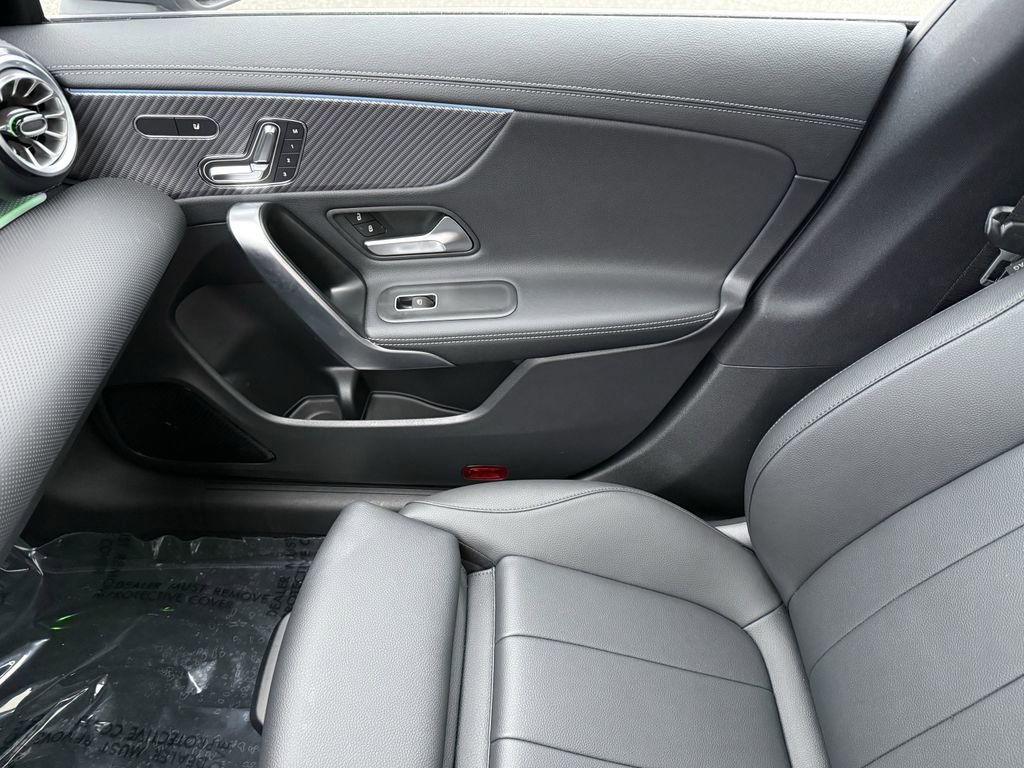 Certified 2025 Mercedes-Benz CLA 250 4MATIC image 38