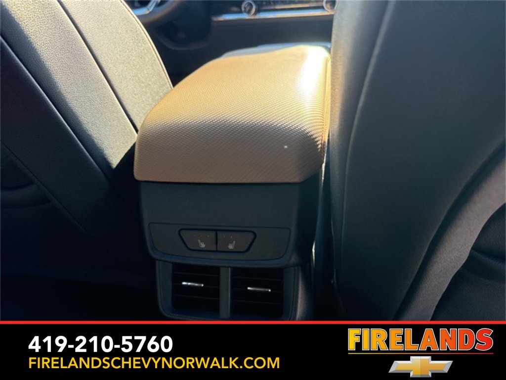 New 2025 Chevrolet Equinox ACTIV w/ Safety and Technology Package image 22