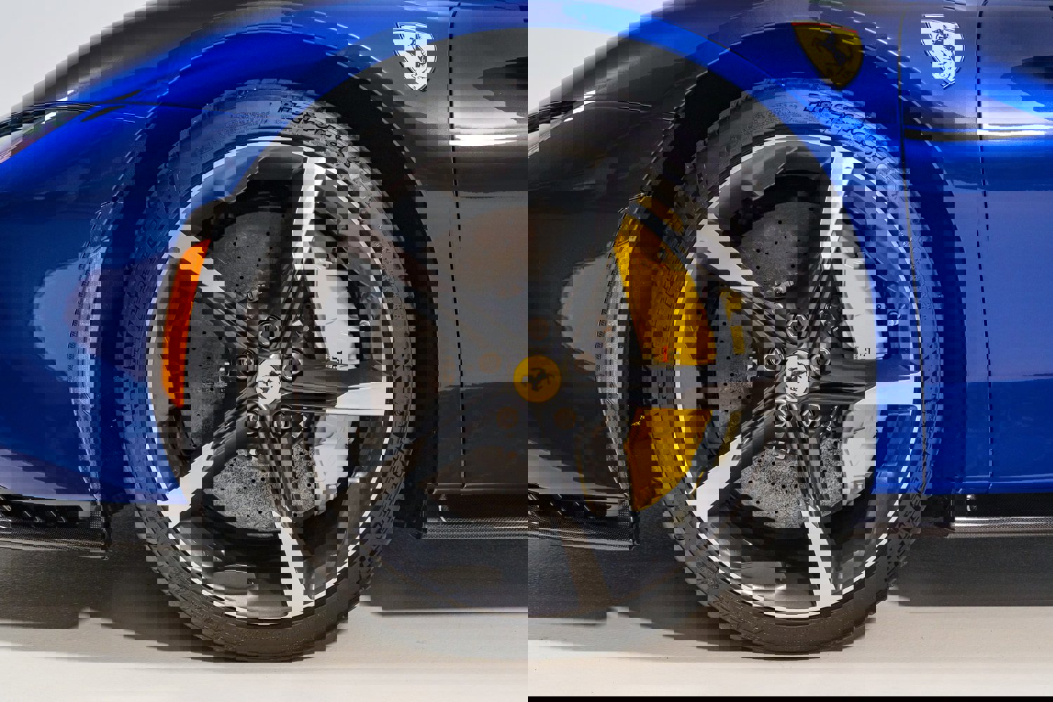 Used 2022 Ferrari SF90 Spider image 22