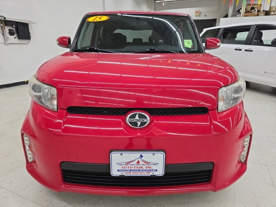 Used 2015 Scion xB FWD image 2