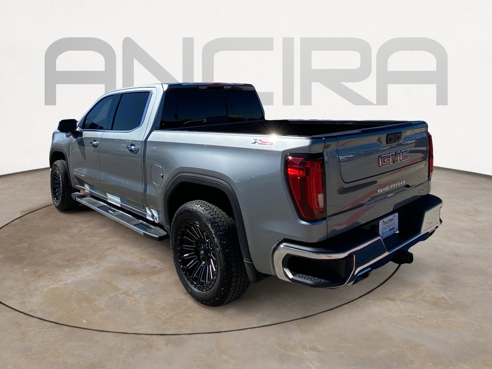 Used 2024 GMC Sierra 1500 SLT image 8